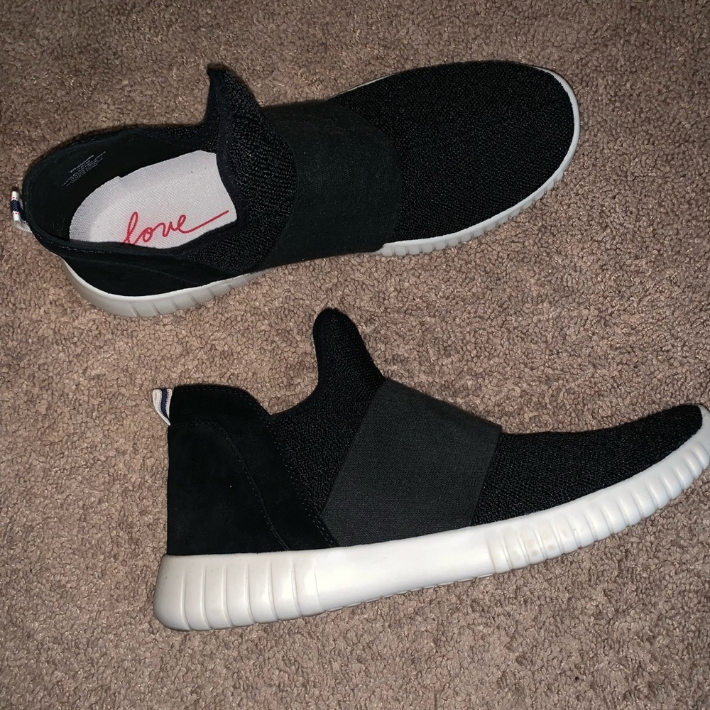 Black Ellen Degeneres slip on shoes